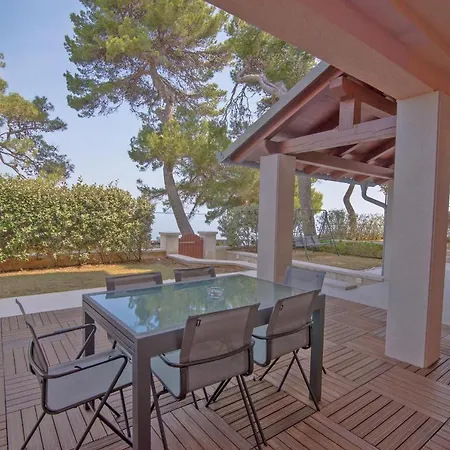 Jelena B4 Veli Lošinj
