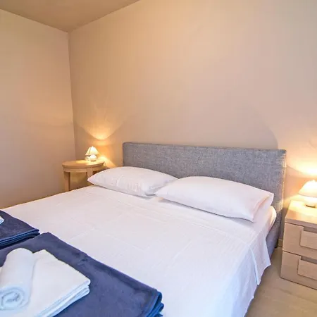 Jelena B4 4* Veli Lošinj